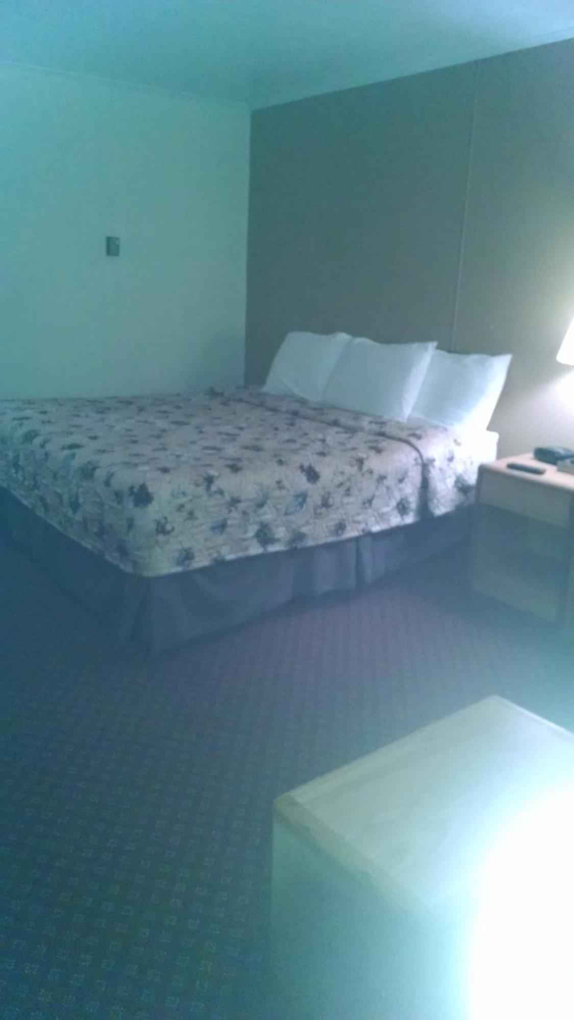 Red Carpet Inn & Suites Ebensburg Room photo