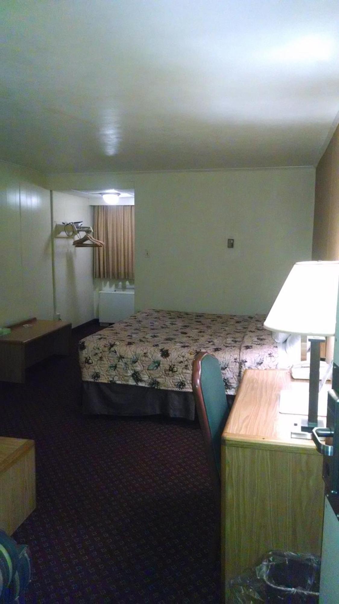 Red Carpet Inn & Suites Ebensburg Room photo