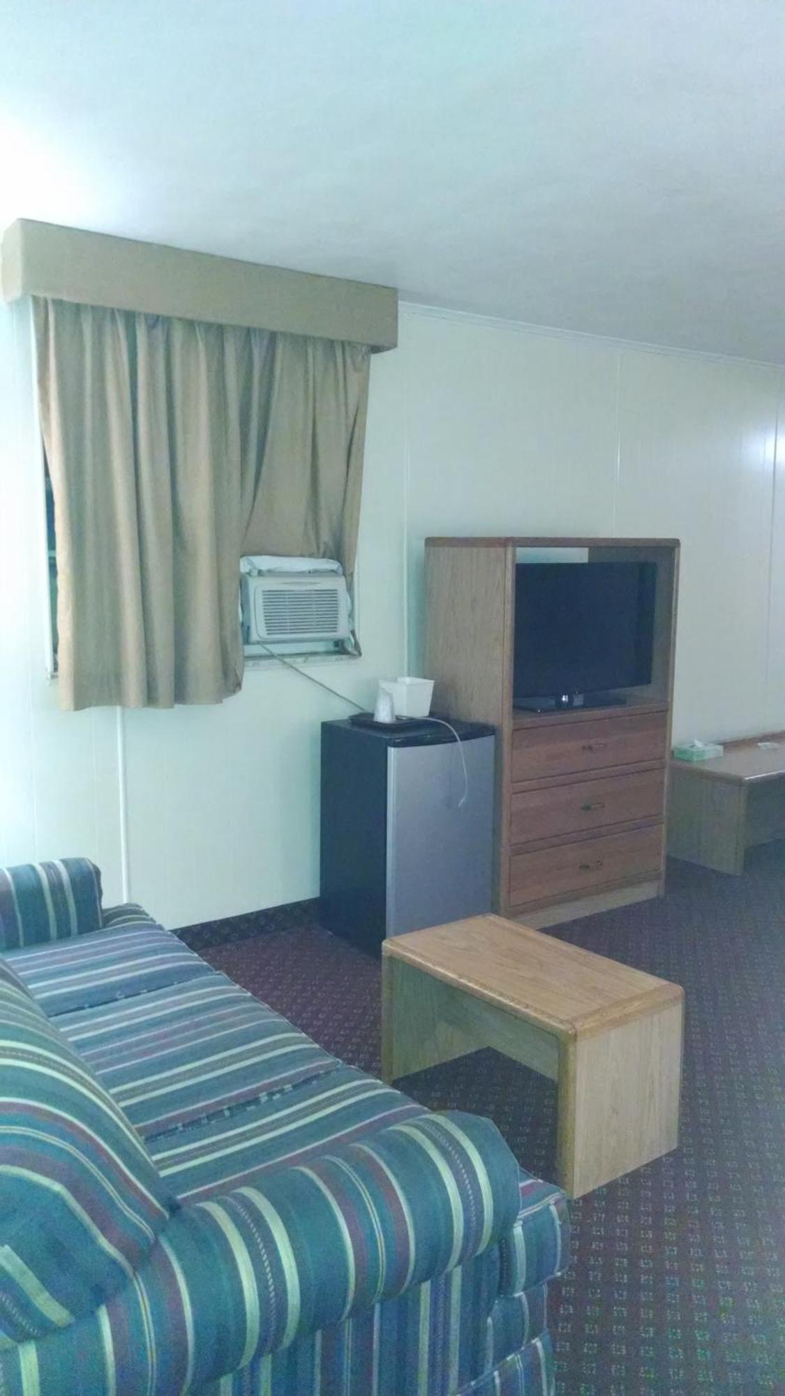 Red Carpet Inn & Suites Ebensburg Room photo